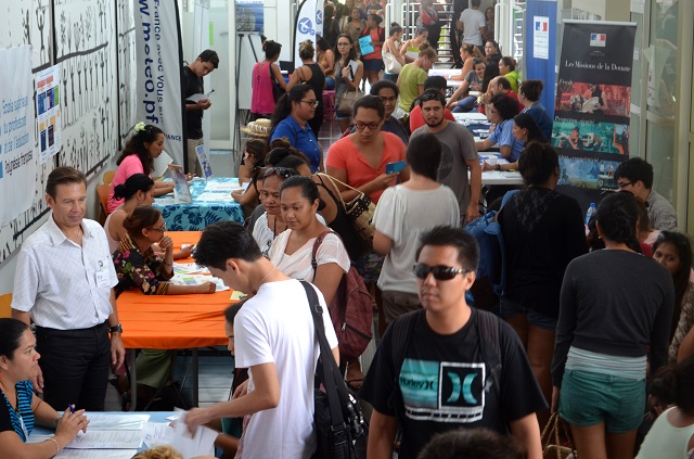 Le Carrefour de l'emploi public est un rendez-vous annuel depuis 2011, qui a toujours autant de succès auprès des étudiants comme du grand public. (photo UPF)