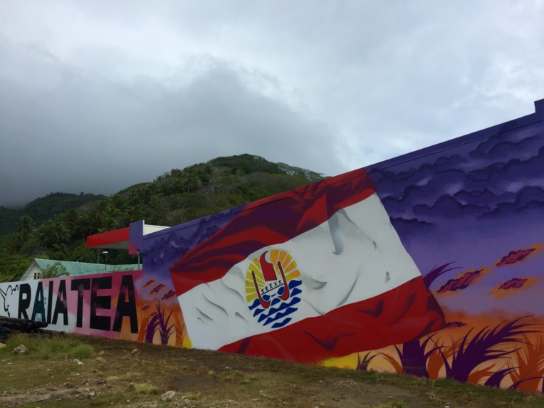 Hommage à La Polynésie française et à Raiatea par le graffeur danois Soten. Hommage à La Polynésie française et à Raiatea par le graffeur danois Soten.