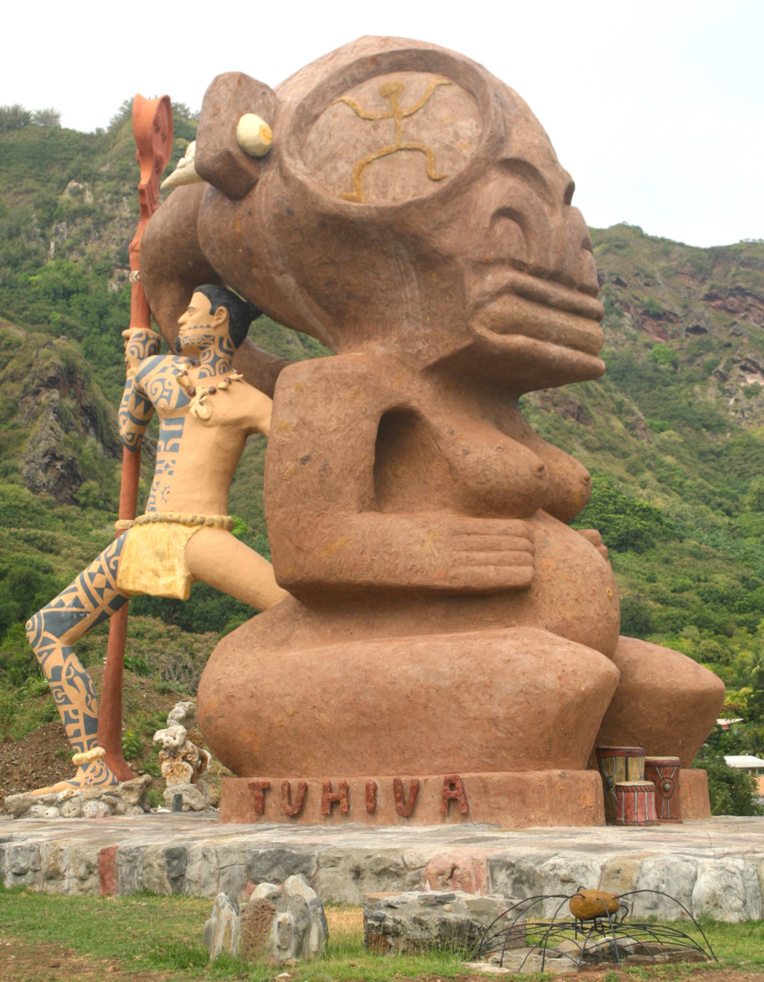 La statue de ferraille et de béton qui défigure la baie de Taiohae. Nous n’avons rencontré aucun Marquisien et aucun touriste lui trouvant un quelconque intérêt…