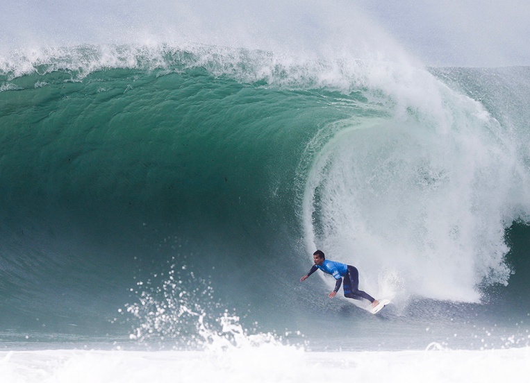 Michel Bourez en a mis plein les yeux au public portugais © Laurent Masurel WSL Michel Bourez en a mis plein les yeux au public portugais © Laurent Masurel WSL