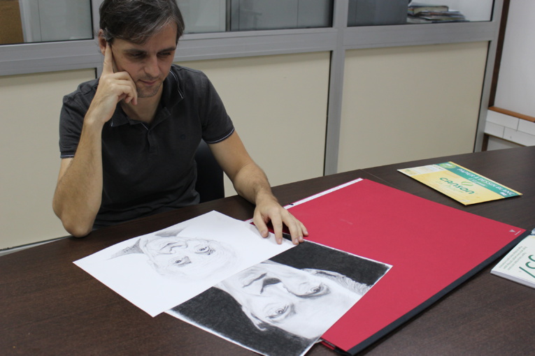 Portraitiste, Mike fait le buzz après quelques semaines de pratique