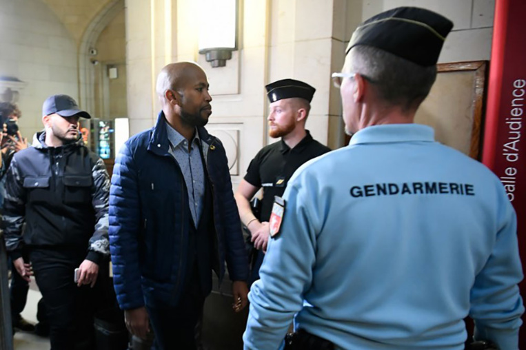 Le rappeur Rohff condamné à 5 ans de prison pour violences dans une boutique de son rival Booba Le rappeur Rohff condamné à 5 ans de prison pour violences dans une boutique de son rival Booba