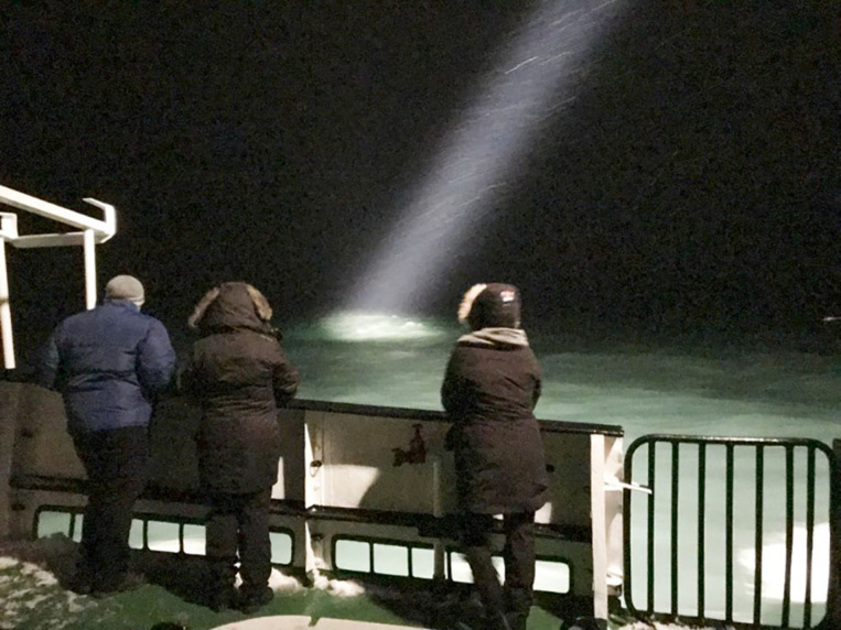 Arctique: la Russie se joint au "contre la montre" pour retrouver un hélico disparu