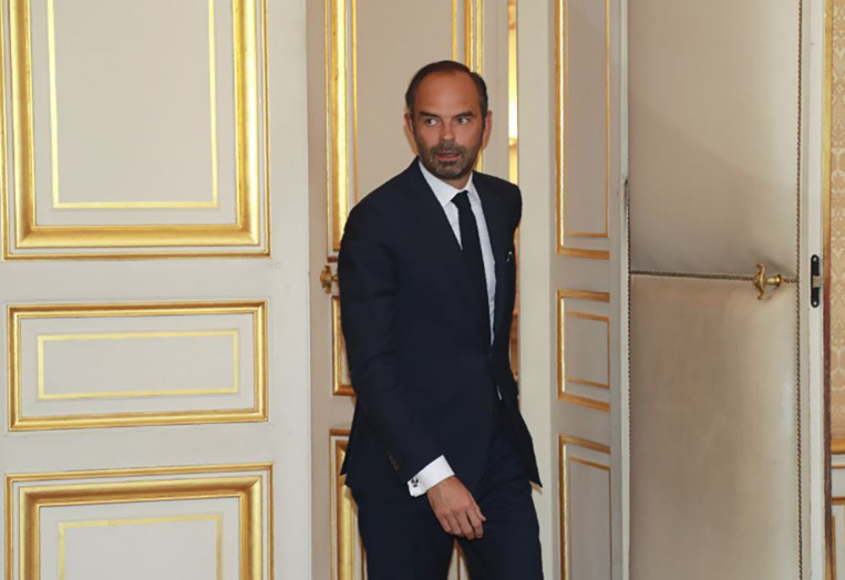 Les élus calédoniens à Matignon un an avant le référendum sur l'indépendance Les élus calédoniens à Matignon un an avant le référendum sur l'indépendance