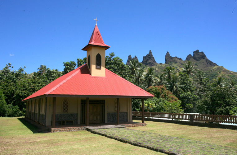 La petite église catholique de Aakapa, flambant neuve.