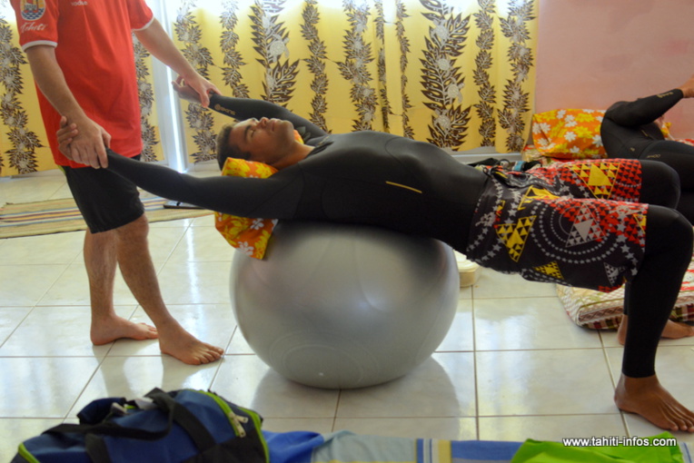 Étirements, massages et relaxation restent des incontournables de la récupération. Étirements, massages et relaxation restent des incontournables de la récupération.