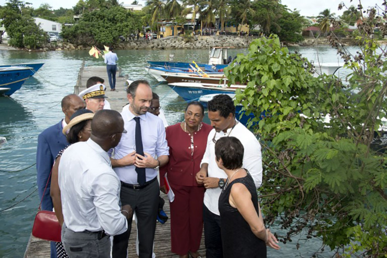 Irma: Edouard Philippe à Saint-Martin face au défi de la reconstruction Irma: Edouard Philippe à Saint-Martin face au défi de la reconstruction