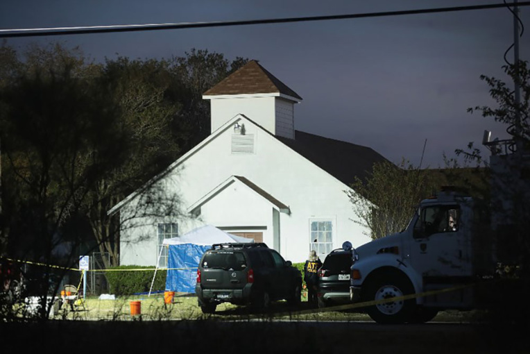 Texas: 26 morts dans une église lors d'une des pires fusillades aux Etats-Unis
