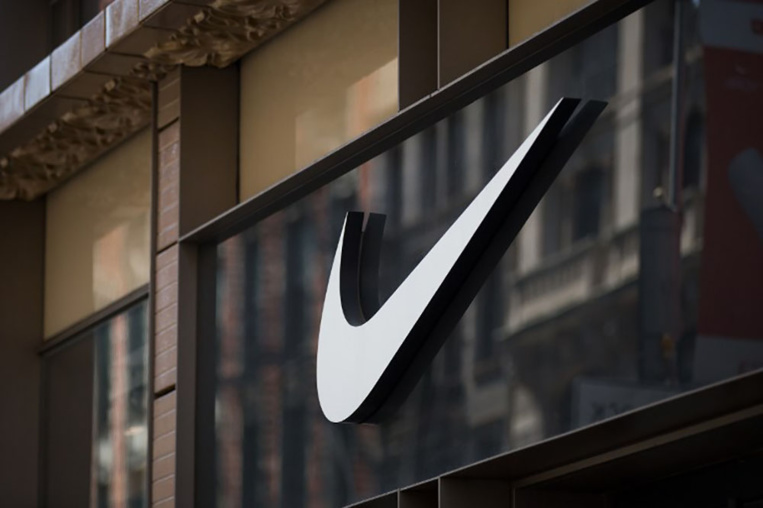 "Paradise Papers": Nike, Apple et Bono à leur tour visés, l'UE promet d'agir "Paradise Papers": Nike, Apple et Bono à leur tour visés, l'UE promet d'agir