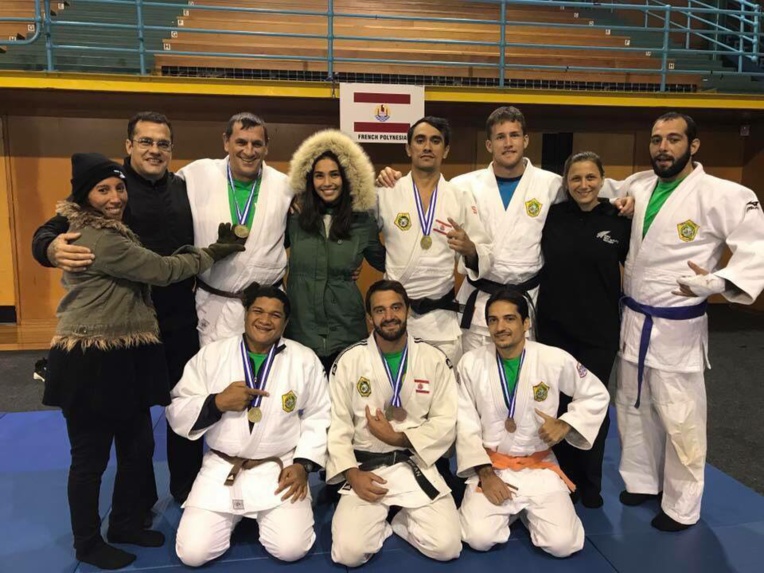 Avec Camelita Moktari sa compagne en Nouvelle Zélande