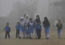 Au Pakistan, la pluie chasse le smog, mais la pollution de l'air reste inquiétante Au Pakistan, la pluie chasse le smog, mais la pollution de l'air reste inquiétante