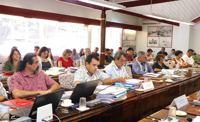 La commission de l'Economie et des Finances de l'Assemblée de la Polynésie française examine le projet de budget général 2018