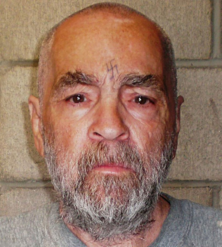 Le gourou criminel américain Charles Manson meurt à 83 ans