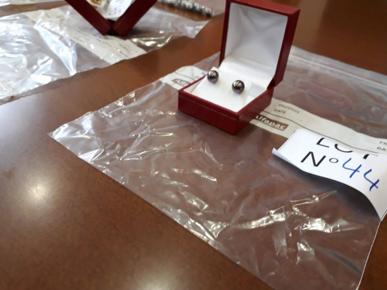 Les bijoux saisis par la justice mis aux enchères Les bijoux saisis par la justice mis aux enchères