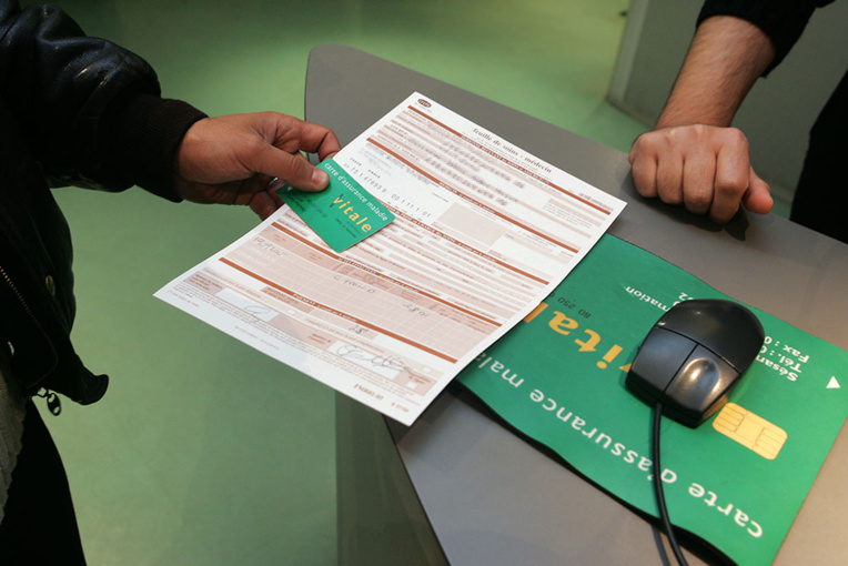 Fonction publique: l'Assemblée rétablit le jour de carence en cas d'arrêt maladie Fonction publique: l'Assemblée rétablit le jour de carence en cas d'arrêt maladie