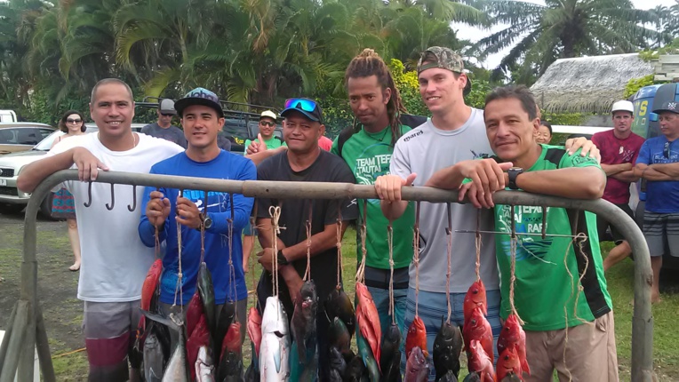 Steeve Tetuanui, Teva montagnon, Tepou Nehemia, Del Lamartiniere, Gianni Campeggi et Rahiti Buchin Steeve Tetuanui, Teva montagnon, Tepou Nehemia, Del Lamartiniere, Gianni Campeggi et Rahiti Buchin