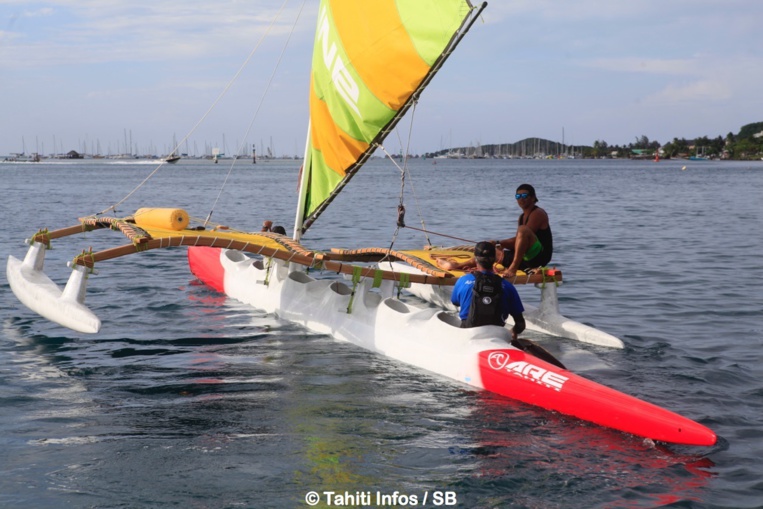 Waterman - Grande première : Tahiti-Huahine en pirogue V6 à voile