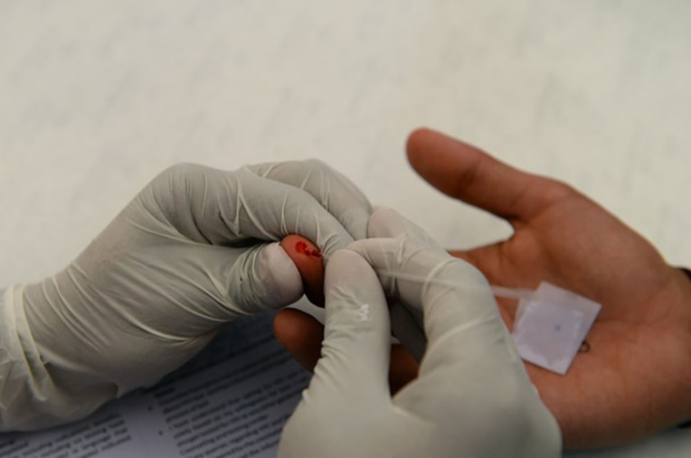 Sida: 25.000 personnes ignorent être séropositives en France Sida: 25.000 personnes ignorent être séropositives en France