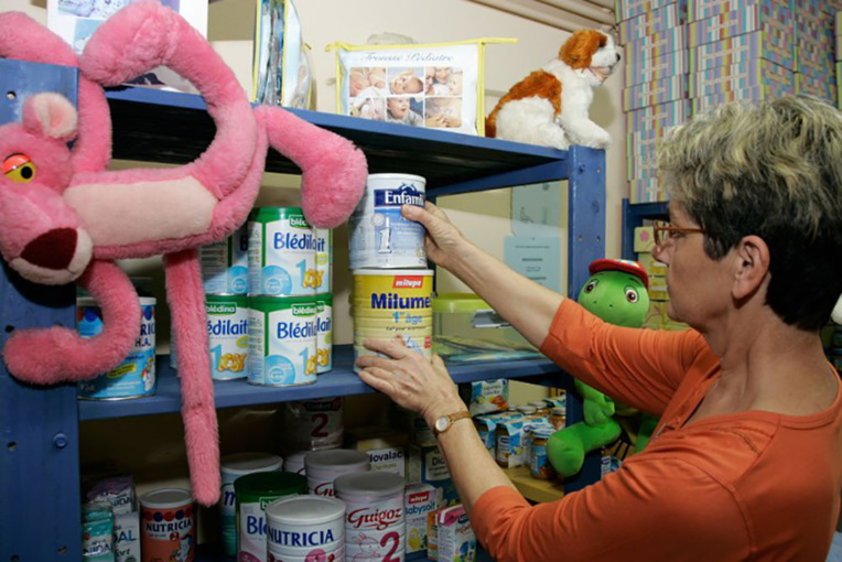 Rappel de lots de laits infantiles 1er âge après des cas de bébés contaminés par des salmonelles Rappel de lots de laits infantiles 1er âge après des cas de bébés contaminés par des salmonelles