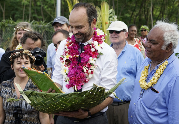 N-Calédonie: la visite du Premier ministre à Lifou polluée par des boulettes de mazout N-Calédonie: la visite du Premier ministre à Lifou polluée par des boulettes de mazout