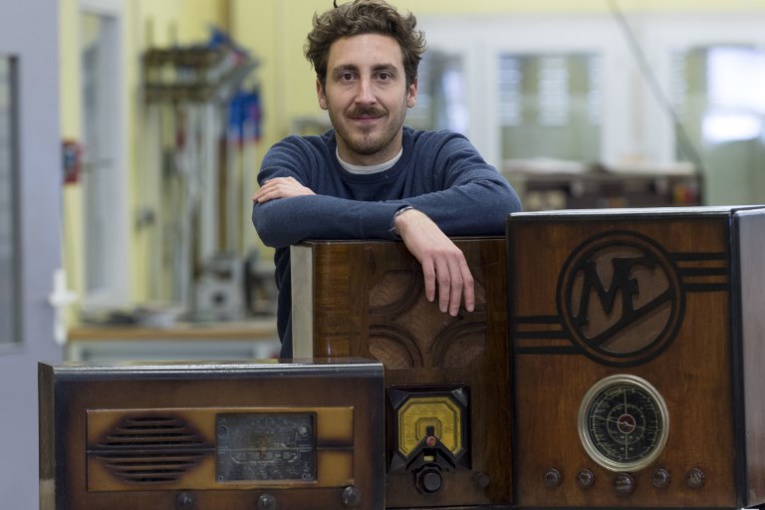 "A.bsolument vintage", la deuxième vie des vieux postes de radio "A.bsolument vintage", la deuxième vie des vieux postes de radio