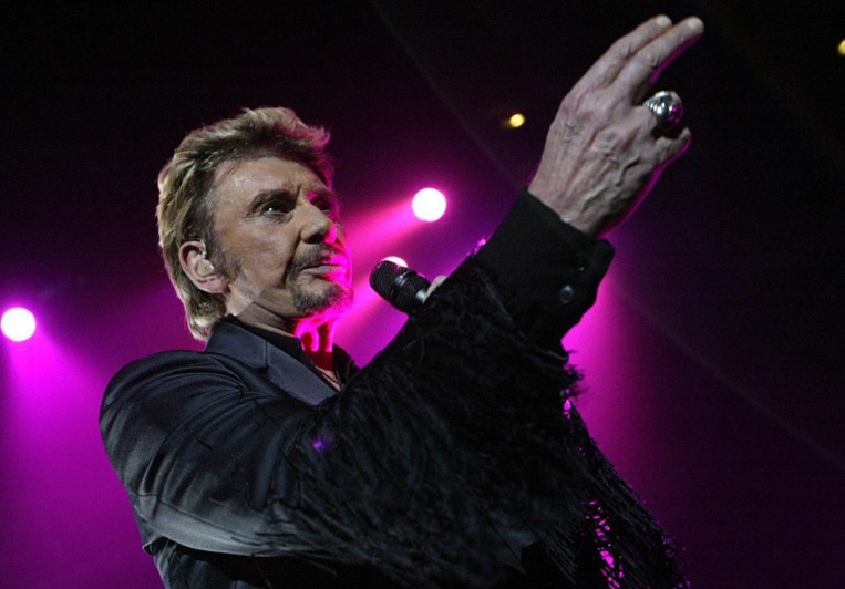 Johnny Hallyday est parti, la France pleure "l'idole des jeunes"