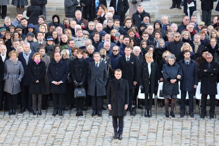 Dernier hommage de la France à Jean d'Ormesson, avant le salut à Johnny Dernier hommage de la France à Jean d'Ormesson, avant le salut à Johnny