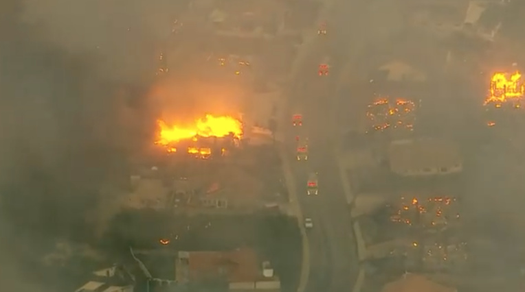 Californie: les incendies dévastateurs restent hors de contrôle Californie: les incendies dévastateurs restent hors de contrôle