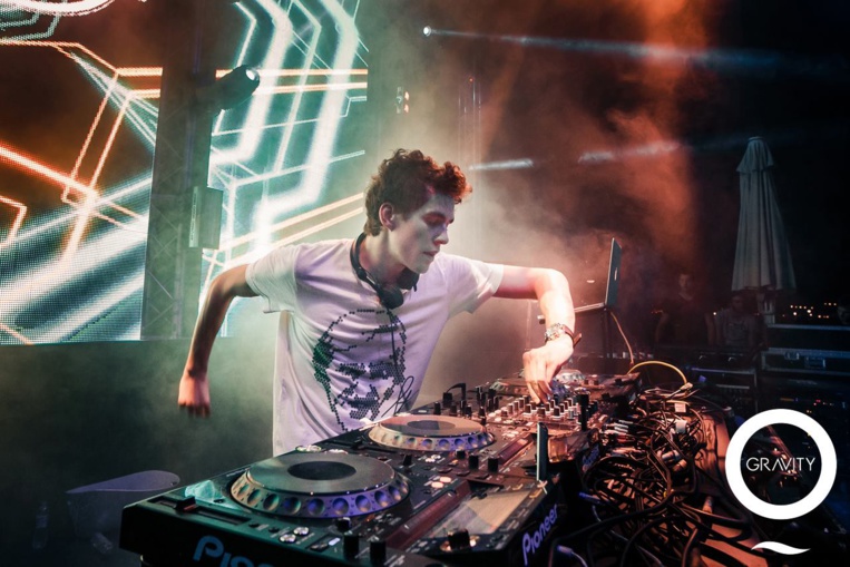 Une partie des bénéfices du concert sera reversée à l'association SOS Village d’enfants de Polynésie. Une partie des bénéfices du concert sera reversée à l'association SOS Village d’enfants de Polynésie.