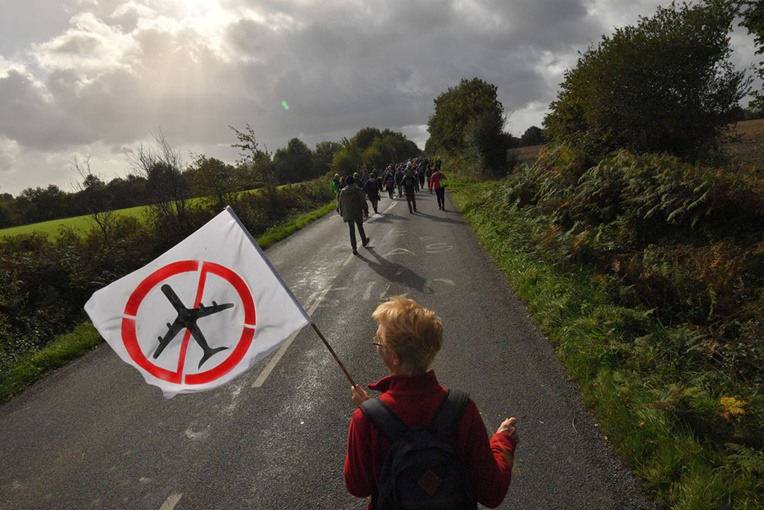 ND-des-Landes: les médiateurs rendent leur rapport, l'exécutif tranchera "avant fin janvier" ND-des-Landes: les médiateurs rendent leur rapport, l'exécutif tranchera "avant fin janvier"