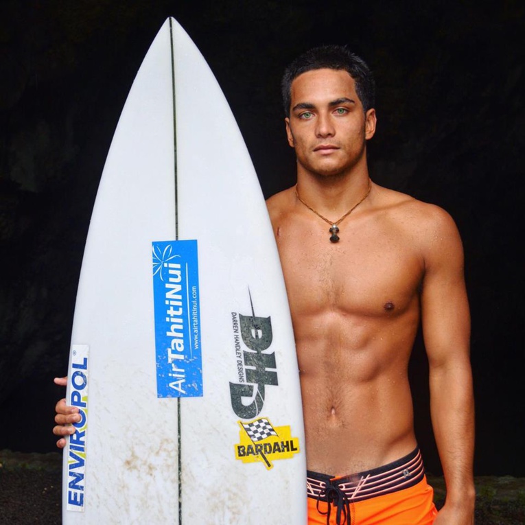 Mihimana Braye veut suivre le chemin de Michel Bourez dans WCT Mihimana Braye veut suivre le chemin de Michel Bourez dans WCT