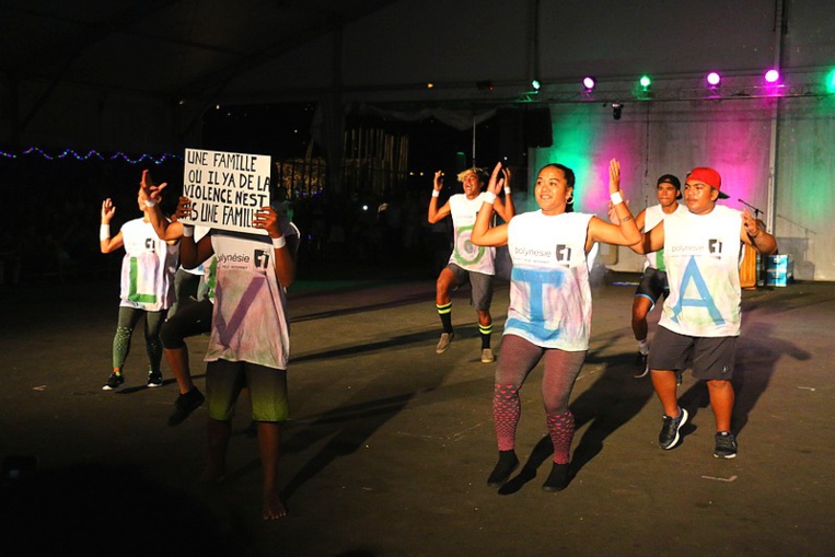 Les jeunes ont dansé sur le thème de la prévention. Ici, Taurea Team.
