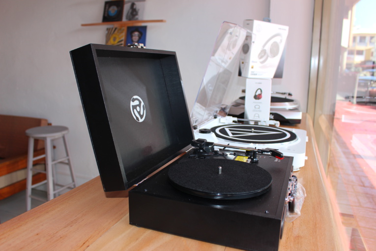 Un disquaire indépendant spécialisé dans les vinyles a ouvert ses portes Un disquaire indépendant spécialisé dans les vinyles a ouvert ses portes