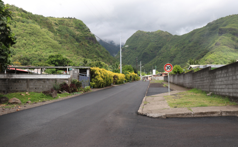 Une route flambant neuve pour les habitants de Papehue Une route flambant neuve pour les habitants de Papehue