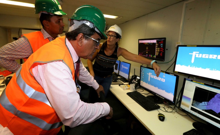 Câble Natitua : visite du navire Fugro supporter Câble Natitua : visite du navire Fugro supporter