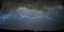 Appel à la vigilance en raison des fortes pluies et orages en cours Appel à la vigilance en raison des fortes pluies et orages en cours