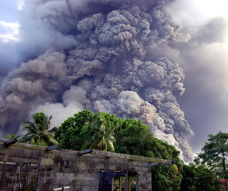 Papouasie: des centaines d'évacuations après le réveil d'un volcan