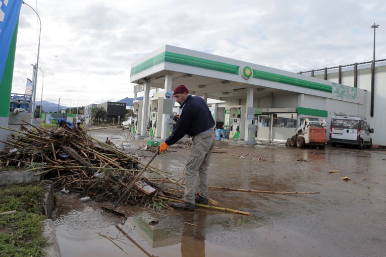 Intempéries: vigilance orange aux orages, pluies et avalanches maintenue dans le Sud-Est Intempéries: vigilance orange aux orages, pluies et avalanches maintenue dans le Sud-Est