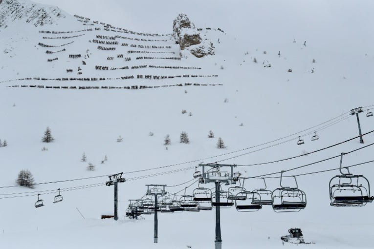 Intempéries dans les Alpes: un Britannique disparu, des milliers de touristes isolés Intempéries dans les Alpes: un Britannique disparu, des milliers de touristes isolés