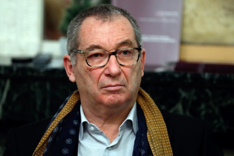 Le père d'Estelle Mouzin attaque l'Etat pour avoir "renoncé à chercher" sa fille Le père d'Estelle Mouzin attaque l'Etat pour avoir "renoncé à chercher" sa fille