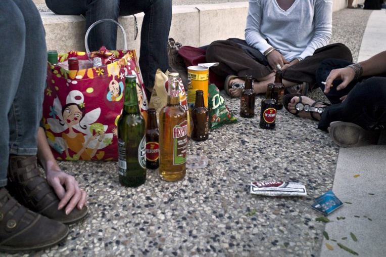 Les adolescents australiens boivent beaucoup moins qu'il y a 20 ans Les adolescents australiens boivent beaucoup moins qu'il y a 20 ans