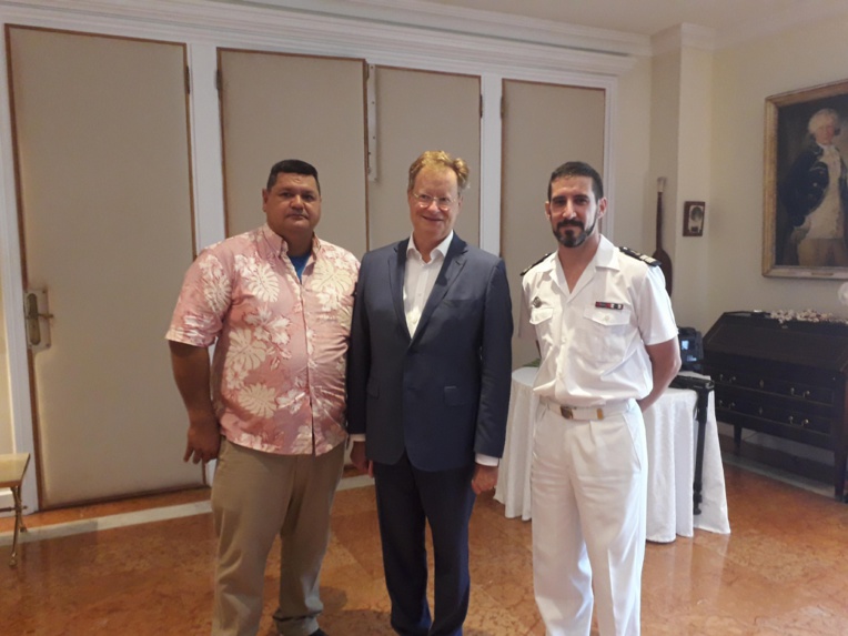 Maori Pani, président de la FEPSM, René Bidal et Clément Jacquemin qui dirige le JRCC. Maori Pani, président de la FEPSM, René Bidal et Clément Jacquemin qui dirige le JRCC.