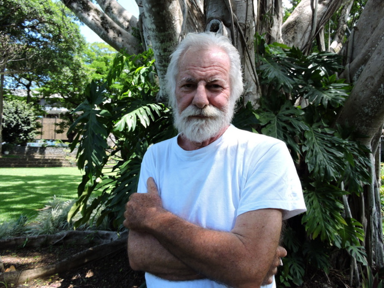 Jean-Louis Saquet a édité et illustré L'Océan marquisien.