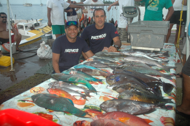 Nehemia Tepou et Teva Montagnon