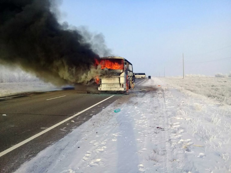 Kazakhstan: 52 morts dans un accident d'autocar Kazakhstan: 52 morts dans un accident d'autocar