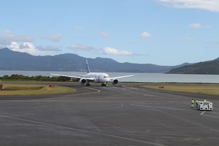 Manifestation à Mayotte pour une piste longue pour l'aéroport Manifestation à Mayotte pour une piste longue pour l'aéroport