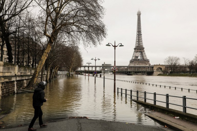 Crues: la Seine et le Rhin montent, 23 départements en vigilance orange Crues: la Seine et le Rhin montent, 23 départements en vigilance orange
