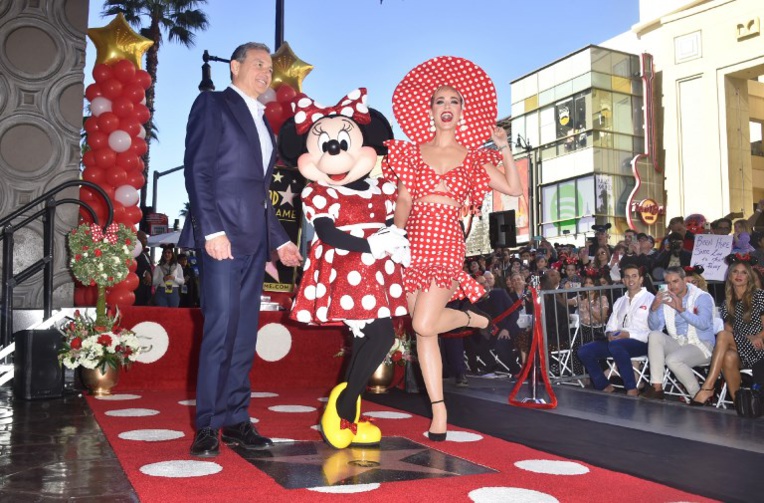 Minnie reçoit une étoile à Hollywood, quelques décennies après Mickey
