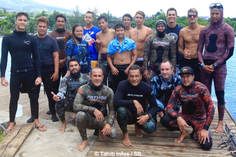 C'est la seule femme du groupe qui a ramené la plus belle prise C'est la seule femme du groupe qui a ramené la plus belle prise