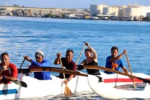 En images: La Ministre des Outre-mer Annick Girardin découvre le Va'a En images: La Ministre des Outre-mer Annick Girardin découvre le Va'a